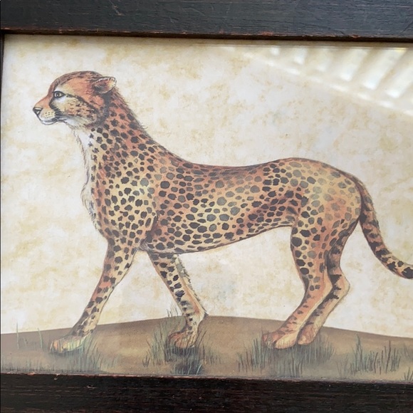 Cheetah painting and distressed wood frame - Picture 2 of 3